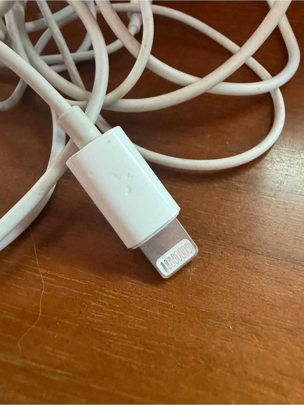 Apple White Lightning Wired Earbuds